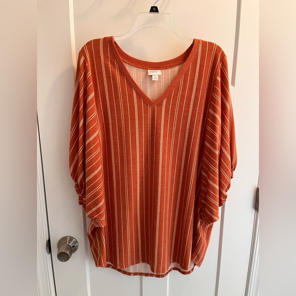 Lularoe Renee blouse - Picture 1 of 5